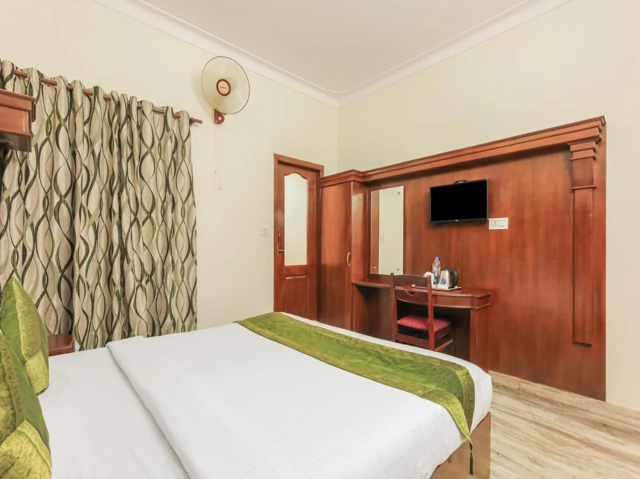 Le Celestium Hotel Munnar 4*,  India